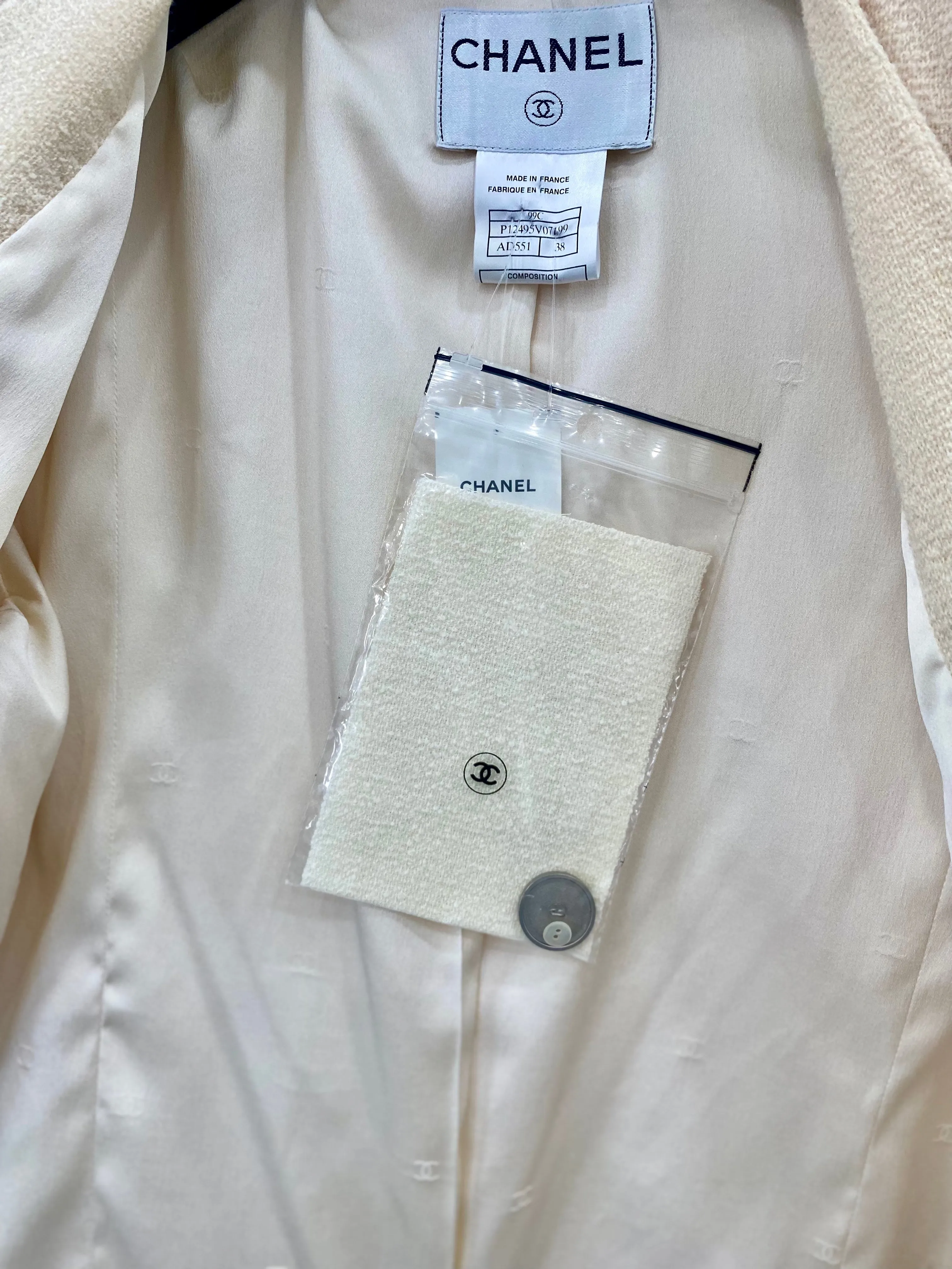 CHANEL LAINE WOOL SILK BLAZER