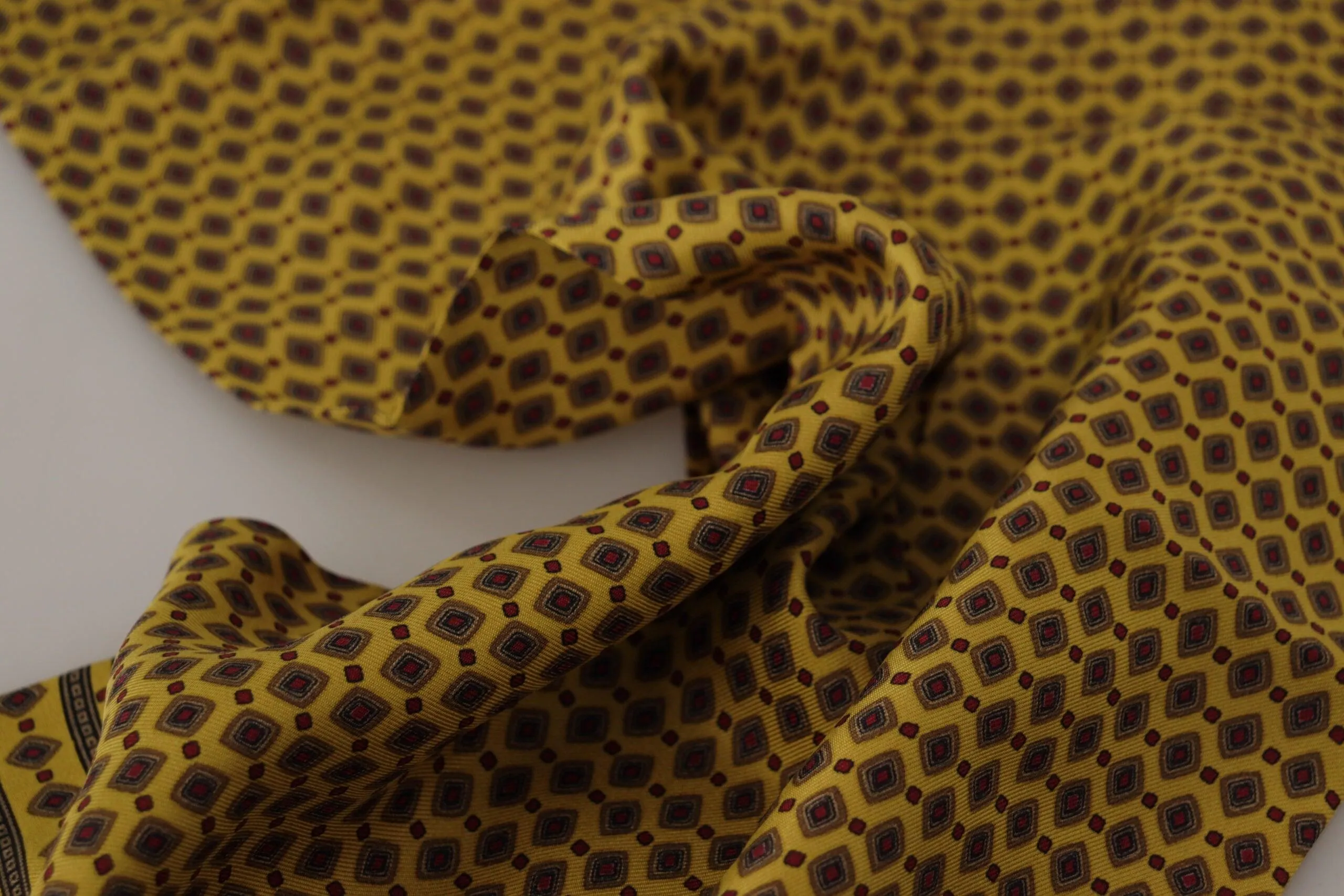 Dolce & Gabbana Elegant Yellow Silk Herre Scarf