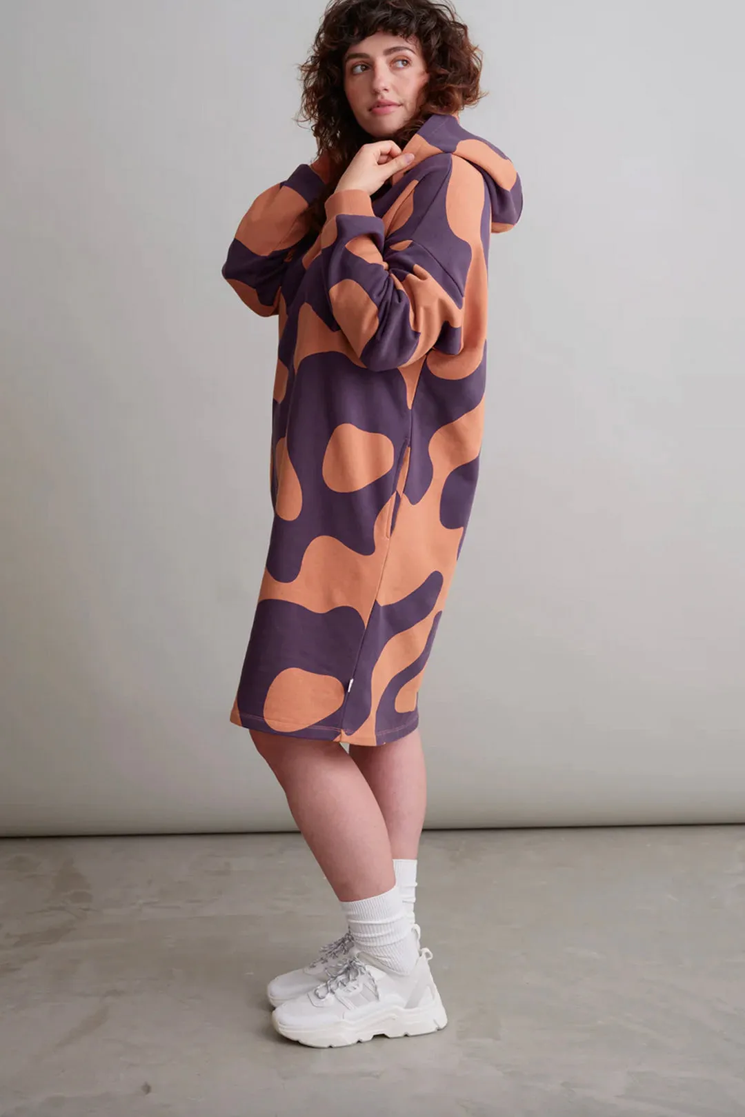 Mainio Swirl Oversize Hoodie Dress