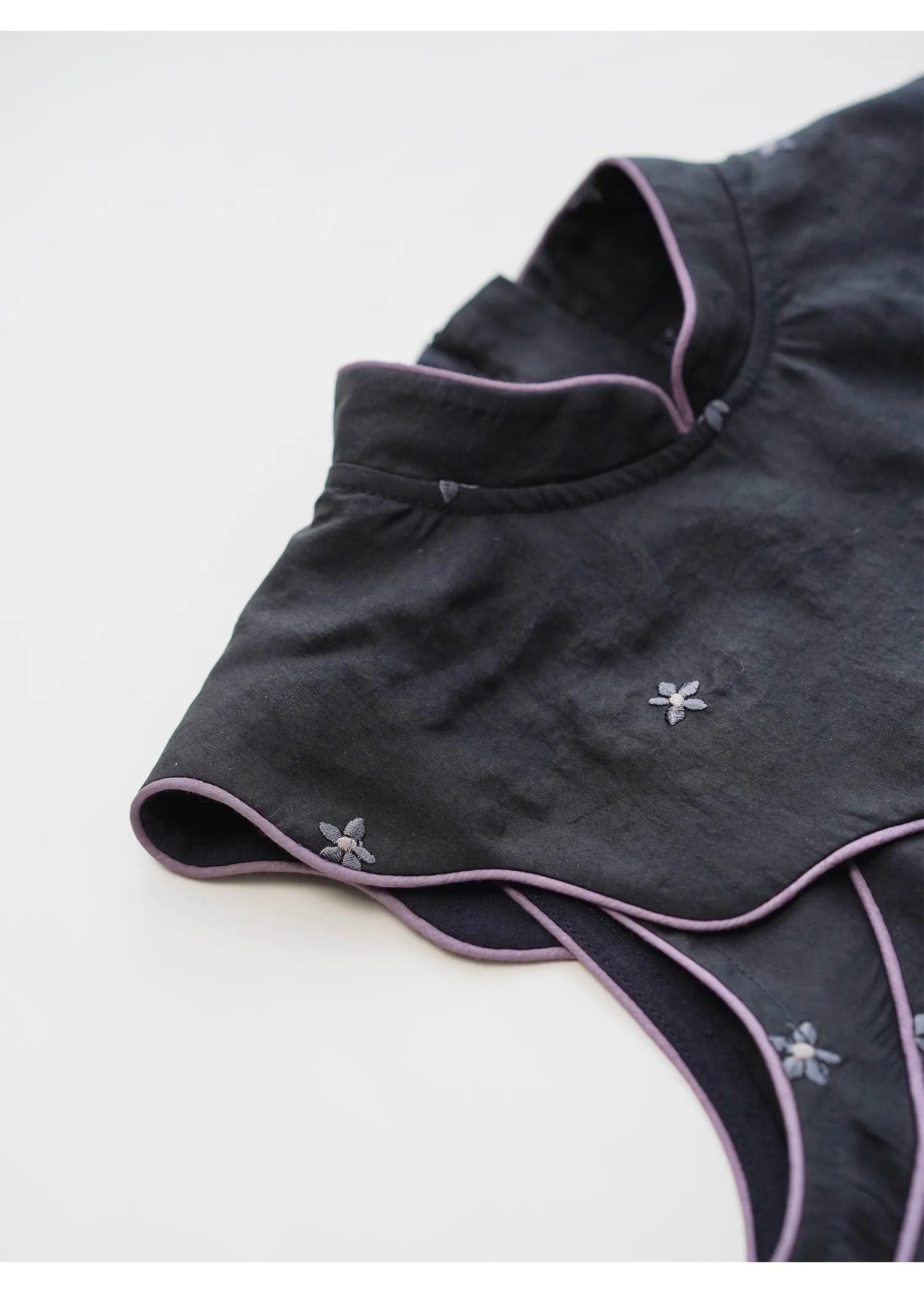 MaNa Silk Embroidery Cloud Shoulder Cheongsam