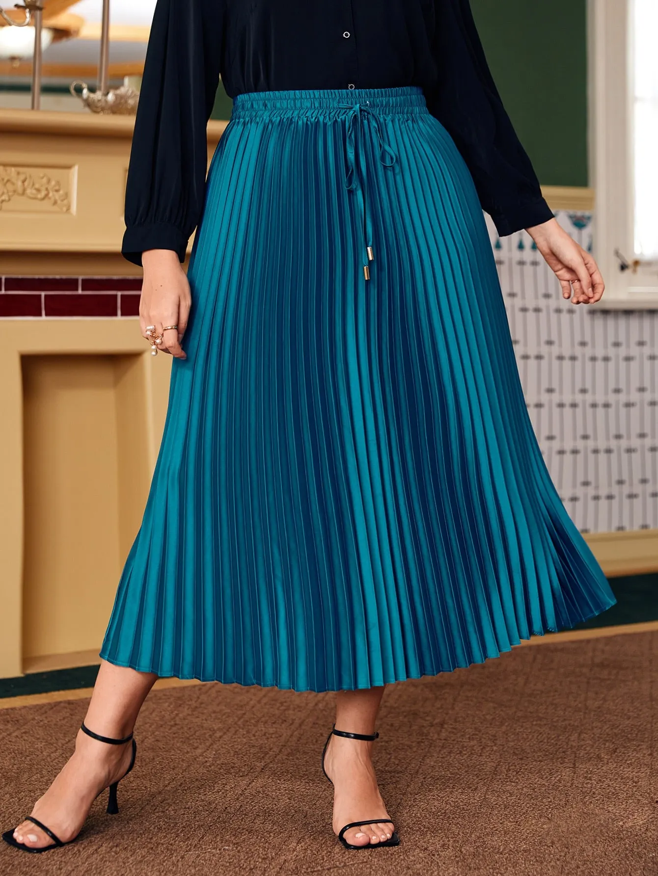 Plain Pleated Long Plus Size Skirt